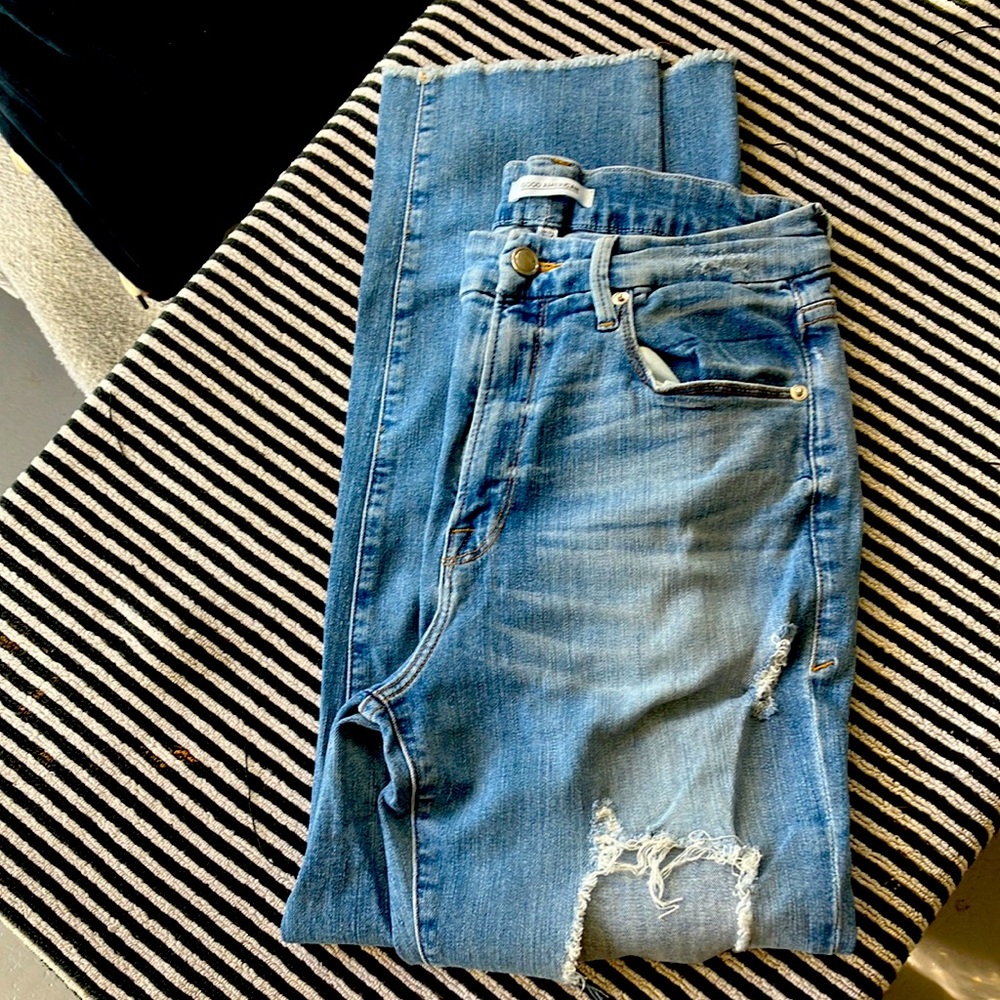 Good American jeans destroyed denim size 6/28 perfect condition